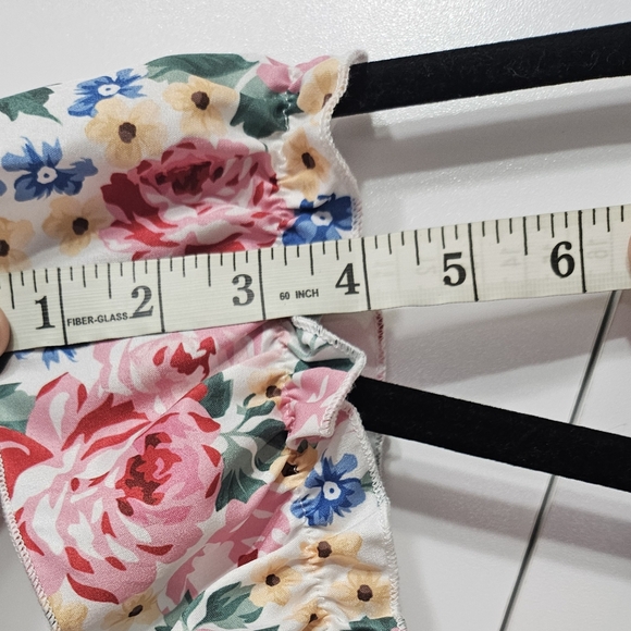 SHIEN Woman's Blouse Size M floral print. - Picture 6 of 10